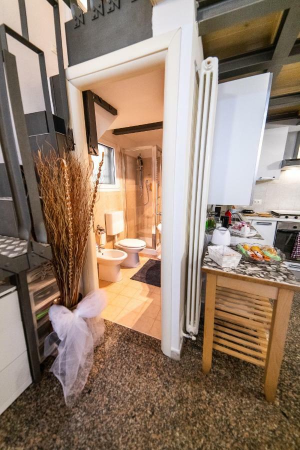 ボローニャAnais' Loft- Osp. Sant'Orsola-Fieraアパートメント エクステリア 写真